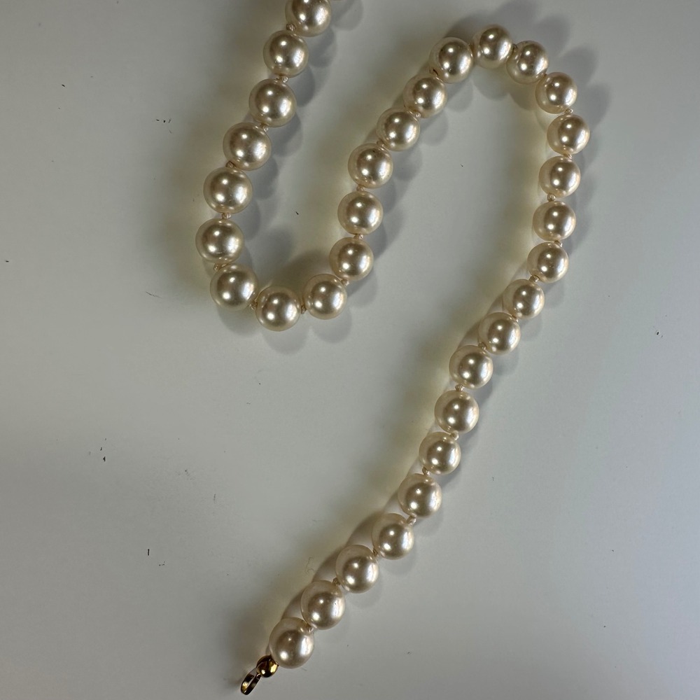 Vtg Classic Faux Pearl Necklace Elegant Beaded Strand Women's Jewelry Elegant - Picture 9 of 10
